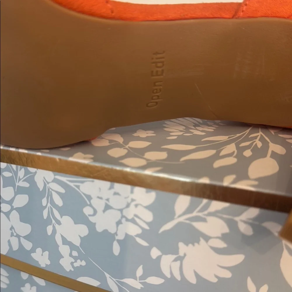 NWOT-Elegant Orange Women's Heels